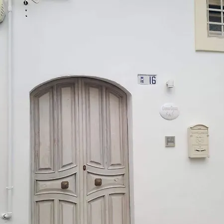 Domus Dejana Bed & Breakfast Gallipoli